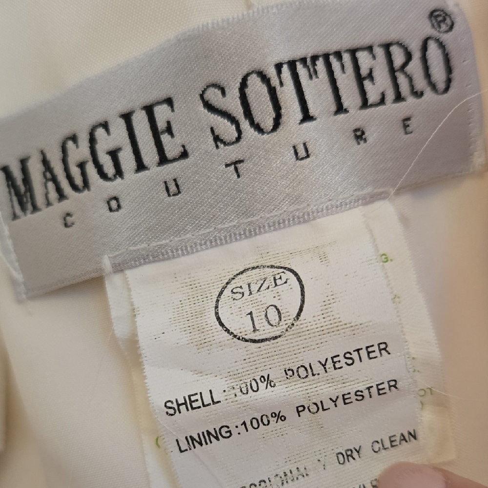 Maggie Sottero Couture Cream Gown - Picture 3 of 9